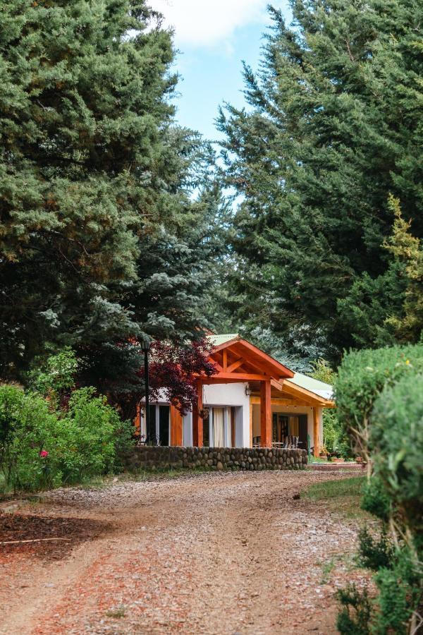 Estancia Quillen Lodge - Hosteria Aluminé Buitenkant foto